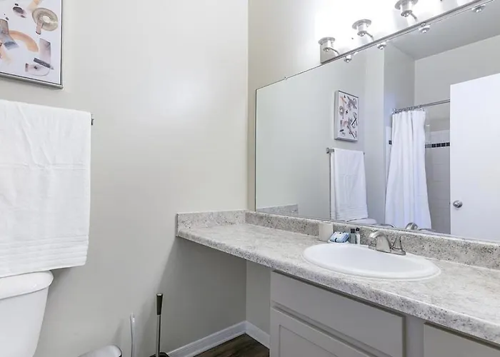 Landing Modern With Amazing Amenities Apartment Winston-Salem