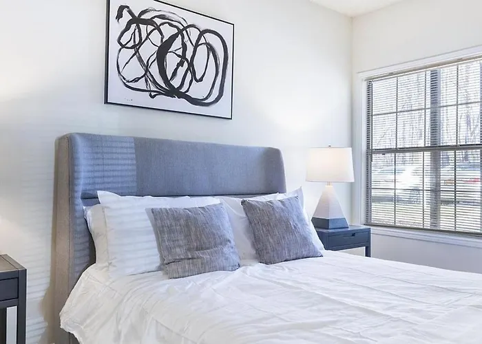 Landing Modern With Amazing Amenities Apartment Winston-Salem